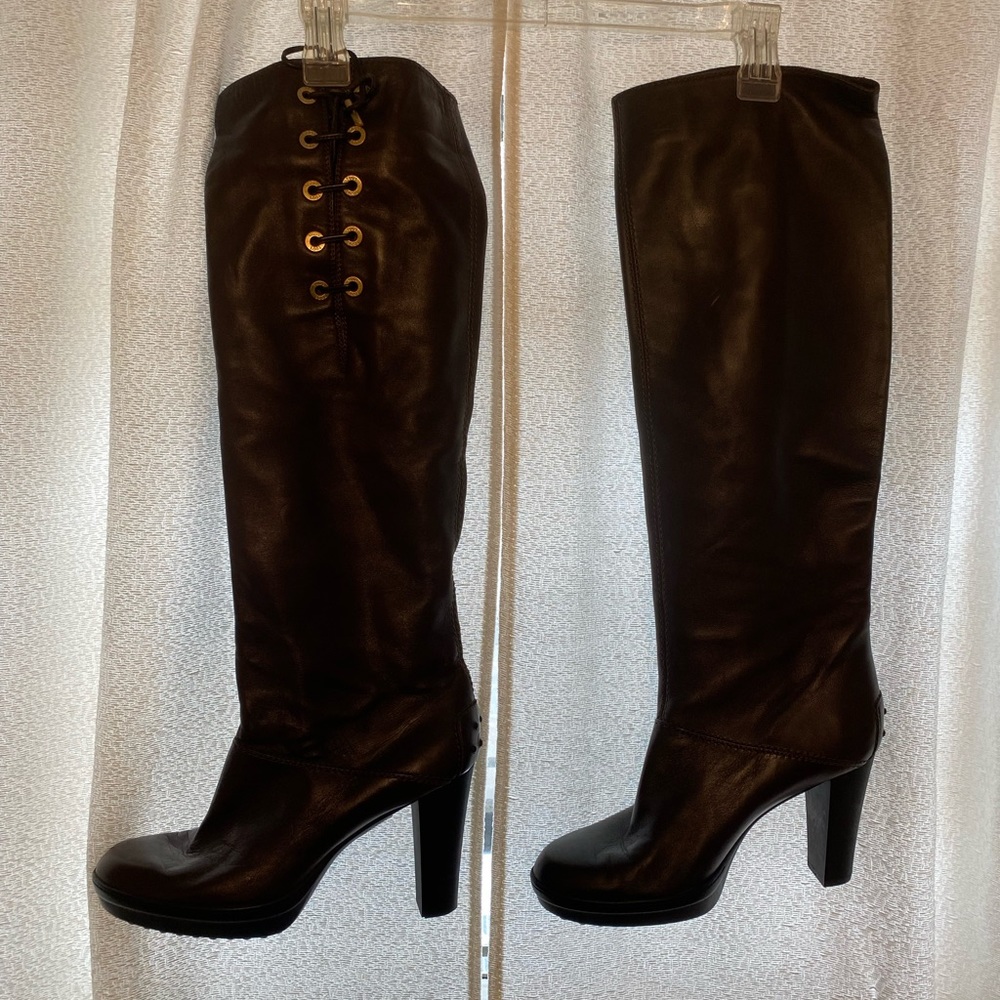 Tods brown leather knee high heeled  boot with rubber sole size 40